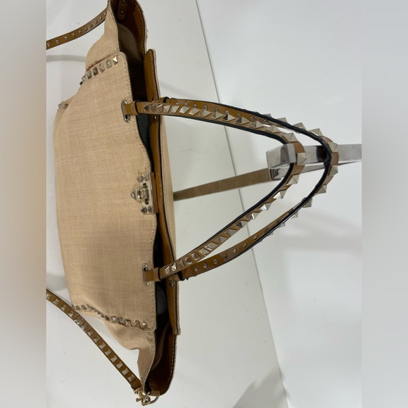 Valentino Garavani
Rockstud Medium Trapeze Tote Bag - Picture 4 of 14